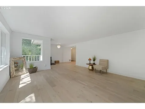 1097 N 10th Court Coos Bay OR 97420