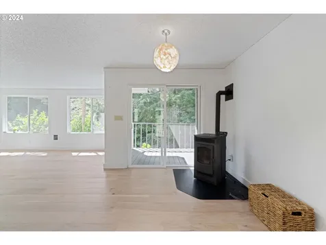 1097 N 10th Court Coos Bay OR 97420