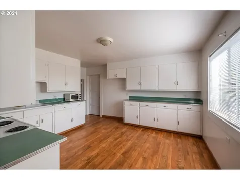 3290 Myrtle Street North Bend OR 97459