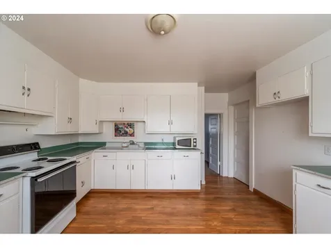 3290 Myrtle Street North Bend OR 97459