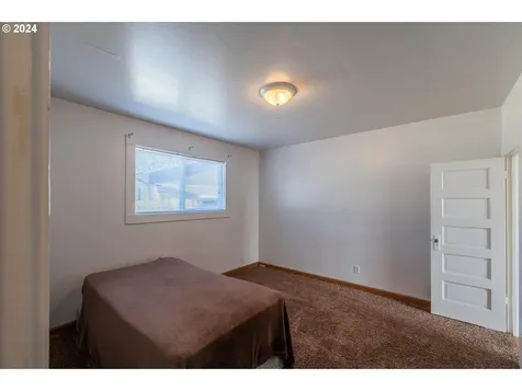 3290 Myrtle Street North Bend OR 97459