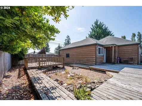3290 Myrtle Street North Bend OR 97459