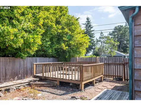 3290 Myrtle Street North Bend OR 97459
