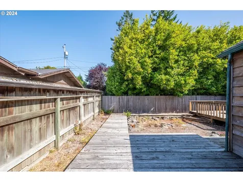 3290 Myrtle Street North Bend OR 97459