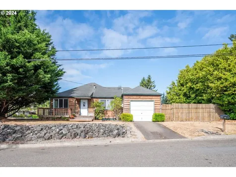 3290 Myrtle Street North Bend OR 97459