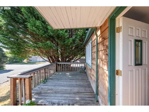 3290 Myrtle Street North Bend OR 97459