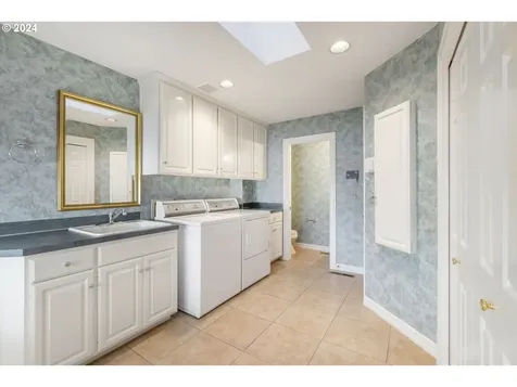 770 Sand Avenue Eugene OR 97401