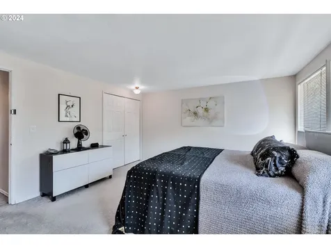 4855 NW Shaniko Court Portland OR 97229