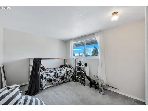 4855 NW Shaniko Court Portland OR 97229