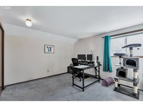 4855 NW Shaniko Court Portland OR 97229