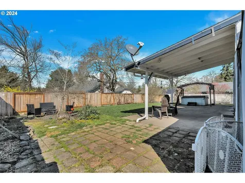 4855 NW Shaniko Court Portland OR 97229
