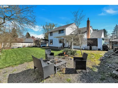 4855 NW Shaniko Court Portland OR 97229
