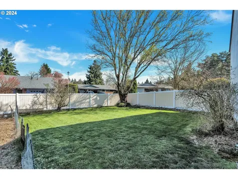4855 NW Shaniko Court Portland OR 97229