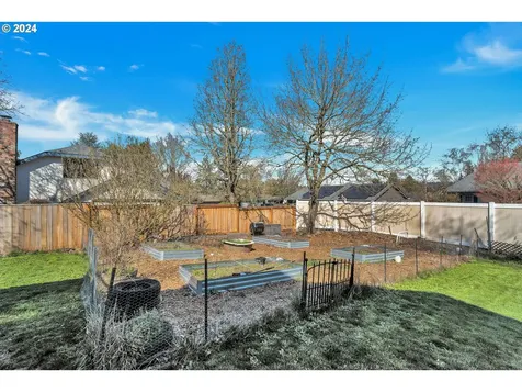 4855 NW Shaniko Court Portland OR 97229