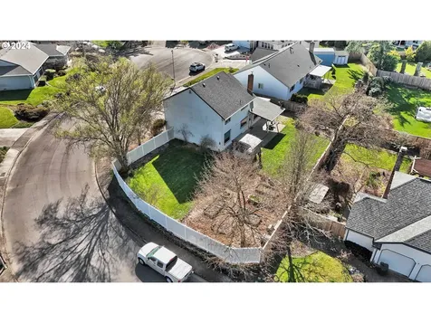 4855 NW Shaniko Court Portland OR 97229