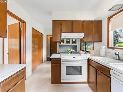 4505 SW Vesta Street Portland OR 97219