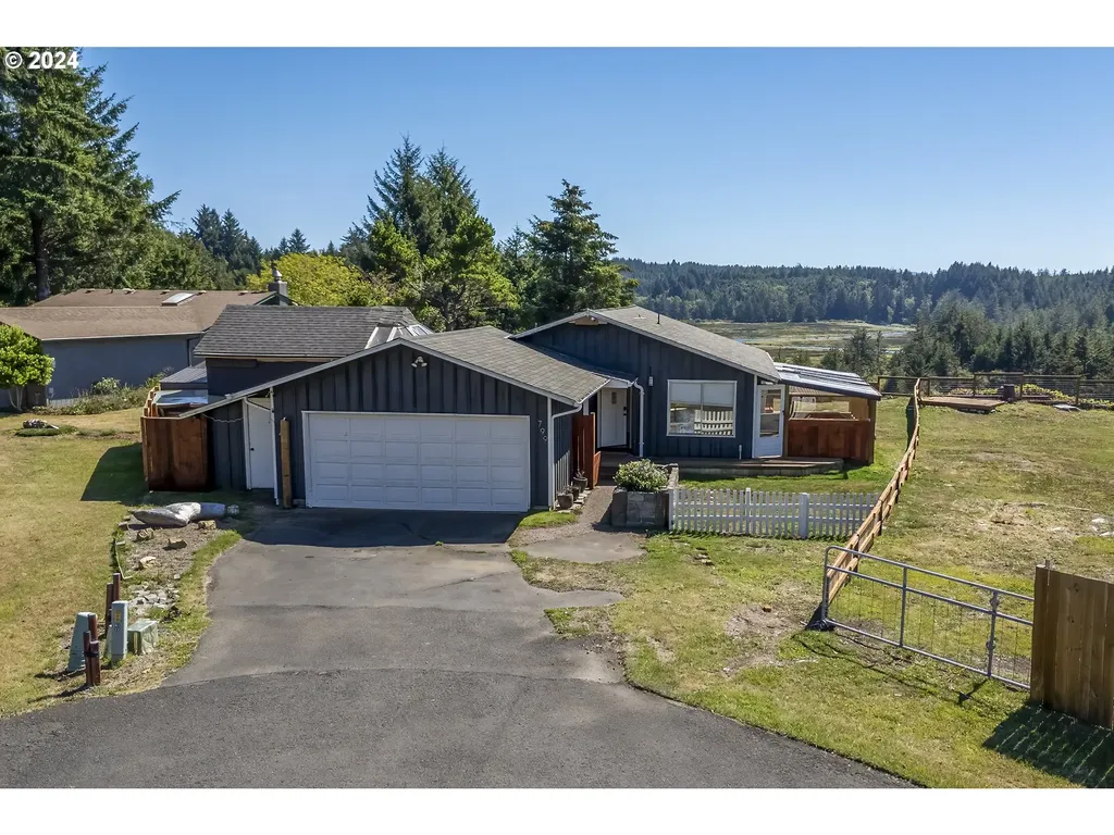 799 Nw Estate Place Seal Rock OR 97376