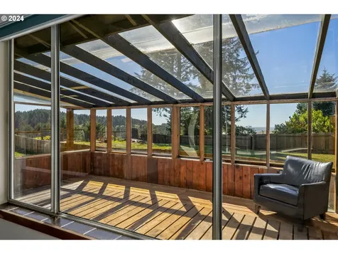799 Nw Estate Place Seal Rock OR 97376