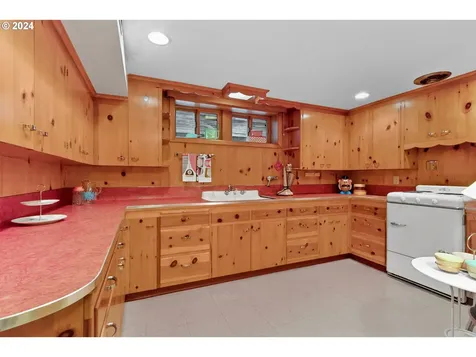 3545 SE Harold Court Portland OR 97202