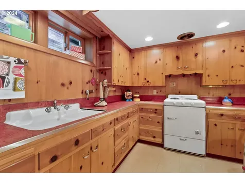 3545 SE Harold Court Portland OR 97202