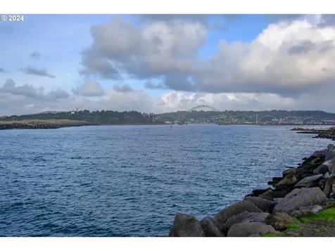1005 SE Bay Boulevard Newport OR 97365