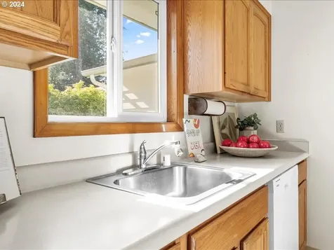 2408 NE 104th Street Vancouver WA 98686