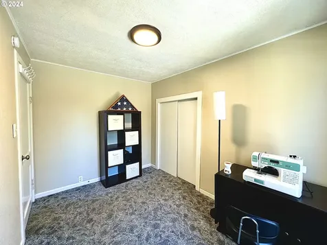 878 NE Willow Street Roseburg OR 97470