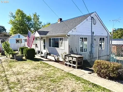 878 NE Willow Street Roseburg OR 97470