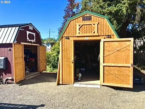 878 NE Willow Street Roseburg OR 97470