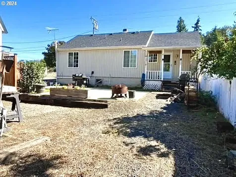 878 NE Willow Street Roseburg OR 97470