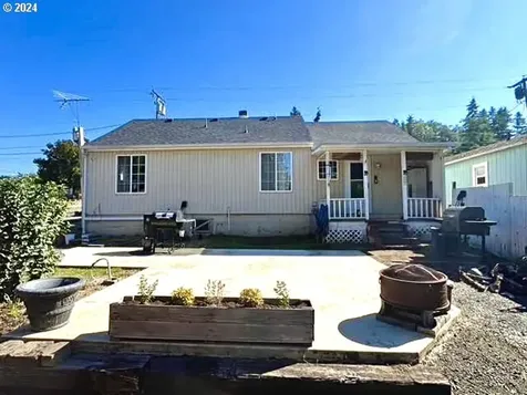 878 NE Willow Street Roseburg OR 97470