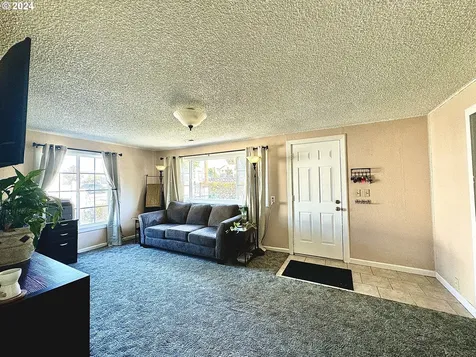 878 NE Willow Street Roseburg OR 97470