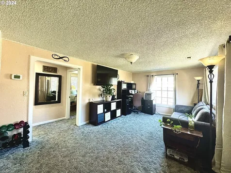878 NE Willow Street Roseburg OR 97470