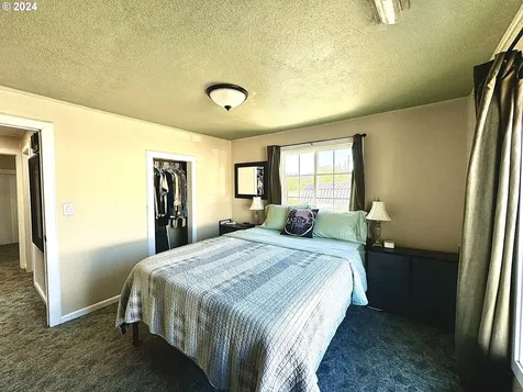 878 NE Willow Street Roseburg OR 97470