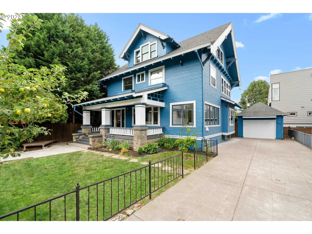 2157 NE Halsey Street Portland OR 97232