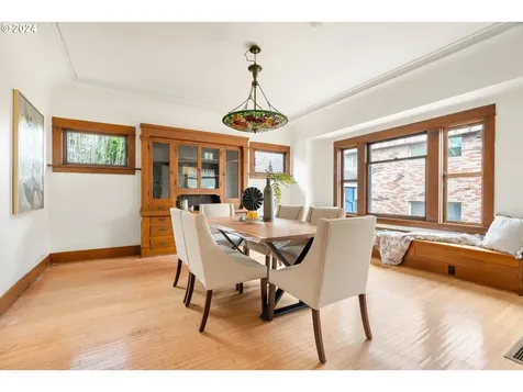 2157 NE Halsey Street Portland OR 97232