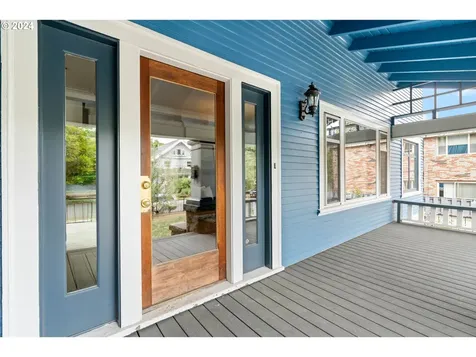 2157 NE Halsey Street Portland OR 97232