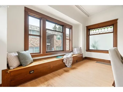 2157 NE Halsey Street Portland OR 97232