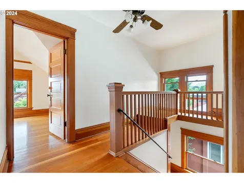 2157 NE Halsey Street Portland OR 97232