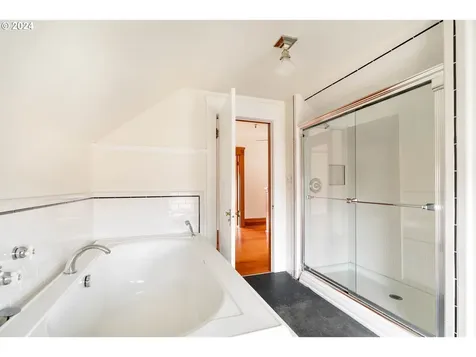 2157 NE Halsey Street Portland OR 97232