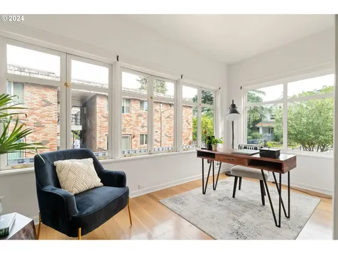 2157 NE Halsey Street Portland OR 97232