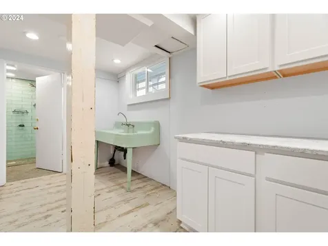 2157 NE Halsey Street Portland OR 97232