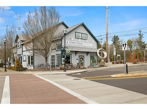8770 Sw Burnham Street Portland OR 97223