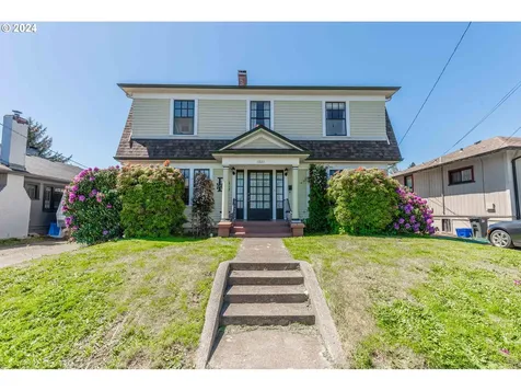 1021 S 4th Street Coos Bay OR 97420