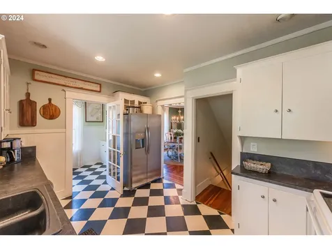 1021 S 4th Street Coos Bay OR 97420