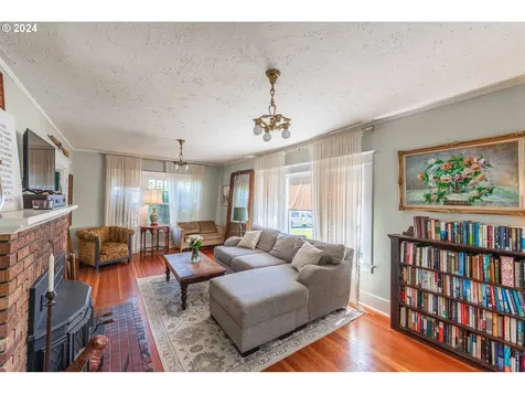 1021 S 4th Street Coos Bay OR 97420