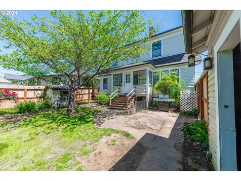 1021 S 4th Street Coos Bay OR 97420