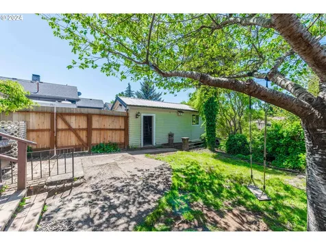 1021 S 4th Street Coos Bay OR 97420