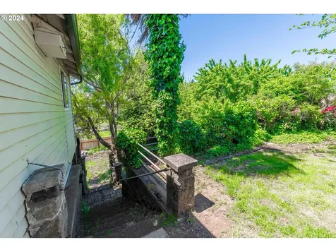 1021 S 4th Street Coos Bay OR 97420