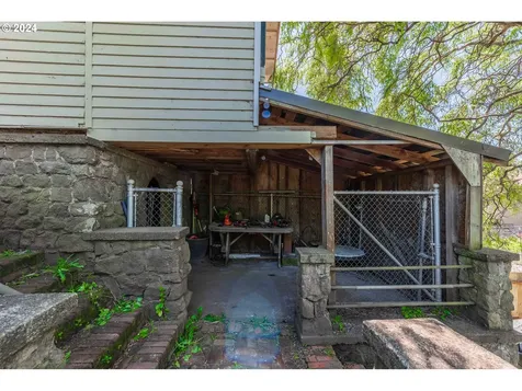 1021 S 4th Street Coos Bay OR 97420